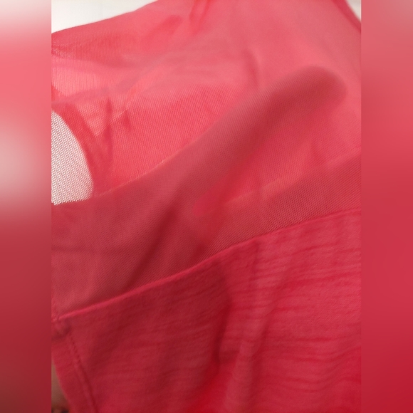 Old Navy Active Top - Picture 3 of 5